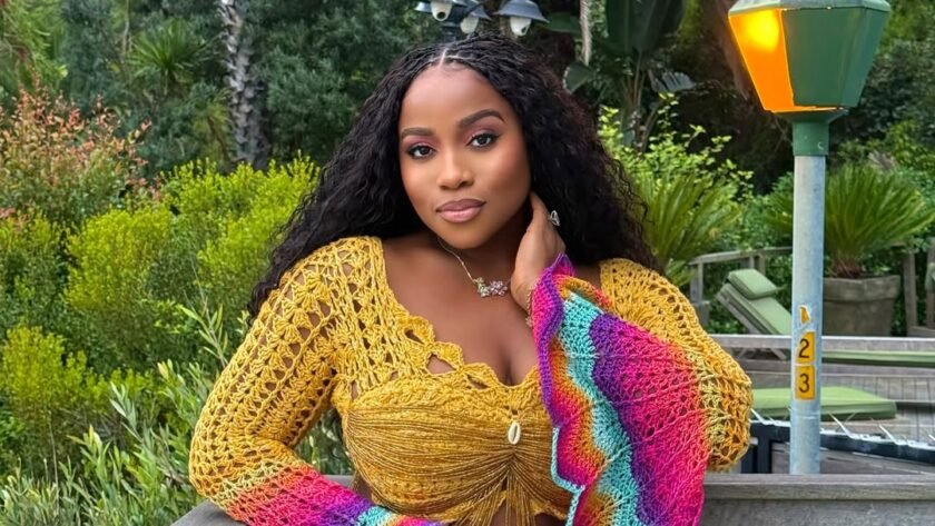 Crochet on Holiday: Veekee James in Hooked by Lade